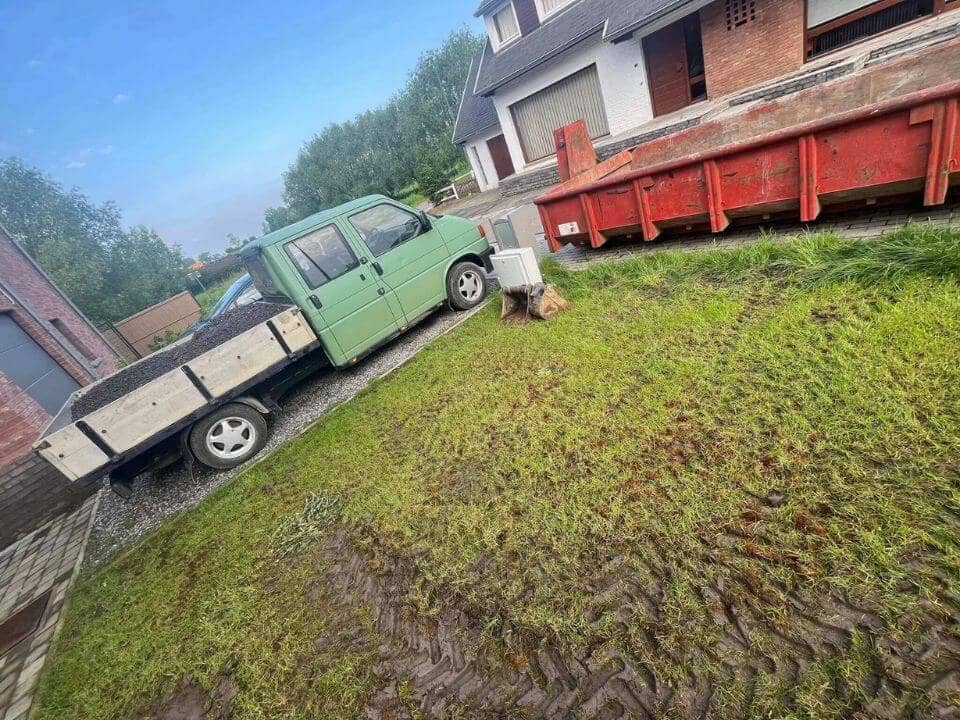 Terrasse carrelage / Parking image 2