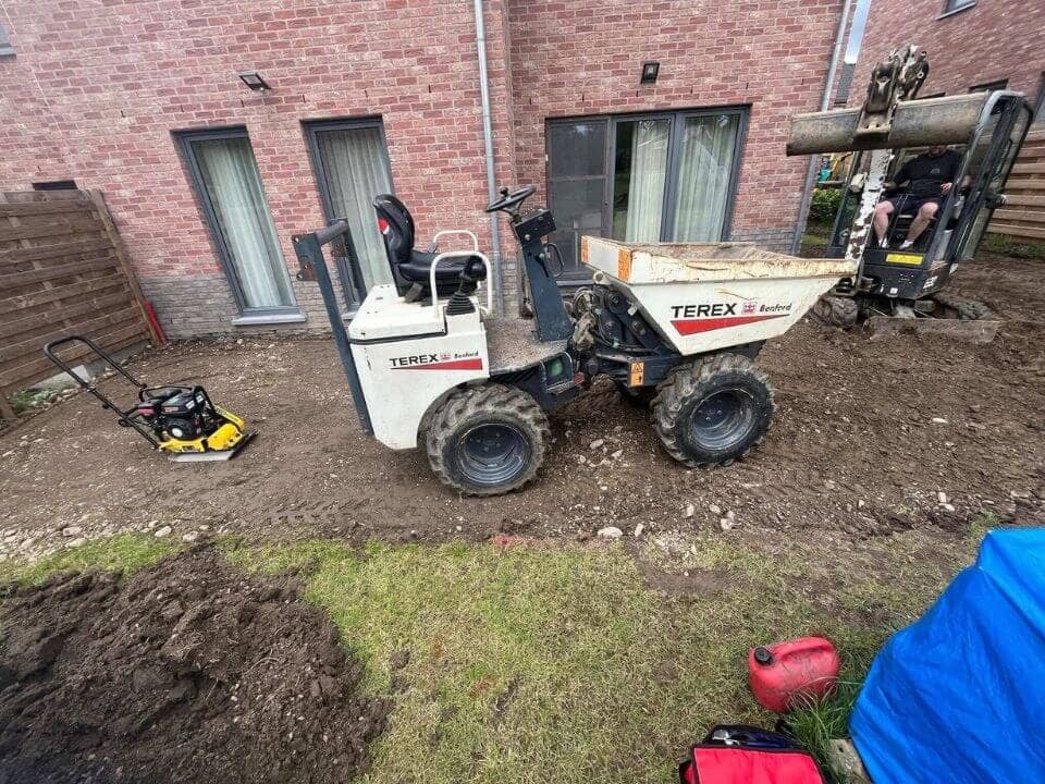 Terrasse carrelage / Parking image 3